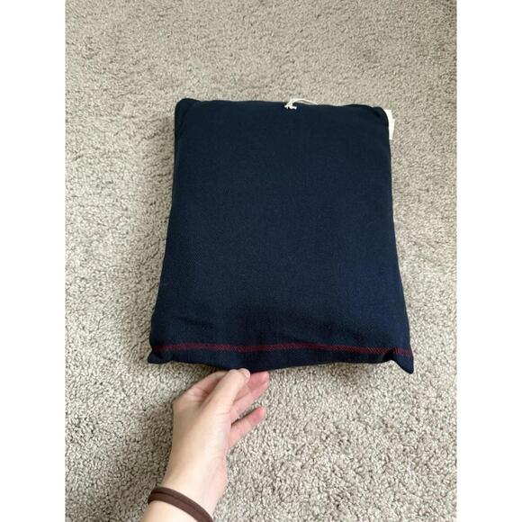 MerSea NWT Classic Pocket Holiday Fall Travel Wrap ONE SIZE - Picture 6 of 6